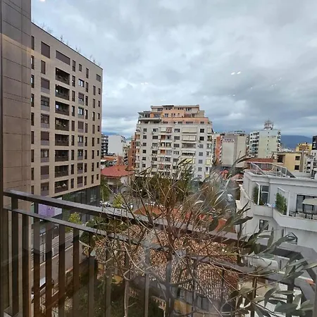 Green Terrace 7 *